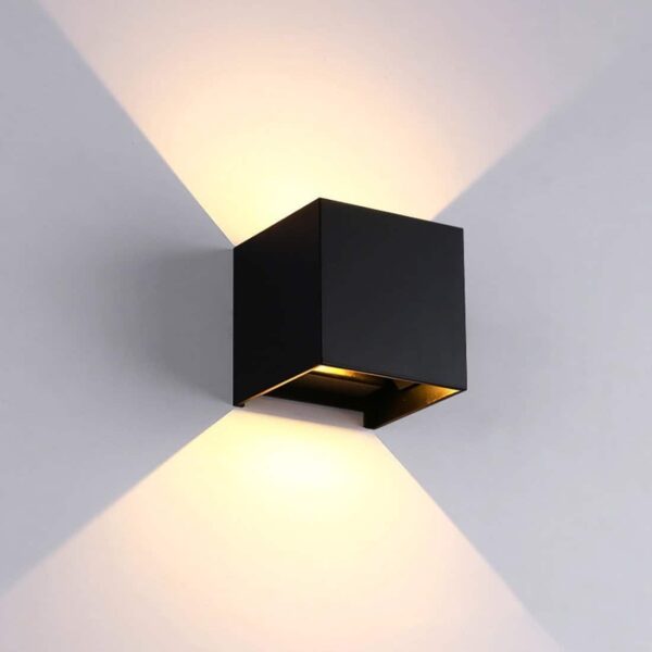 Veronica Cube S2 Wall Lamp Deco unique and elegant Wall lamp Deep black / 7W / Cold White