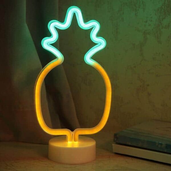 Superstar Pineapple Table Lamp
