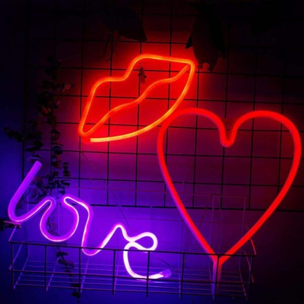 Love Me Now Wall Table Lamp
